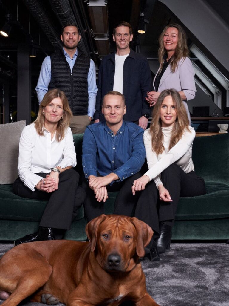 Gruppbild på personal som arbetar med HR och Talent acquisition hos Zoey